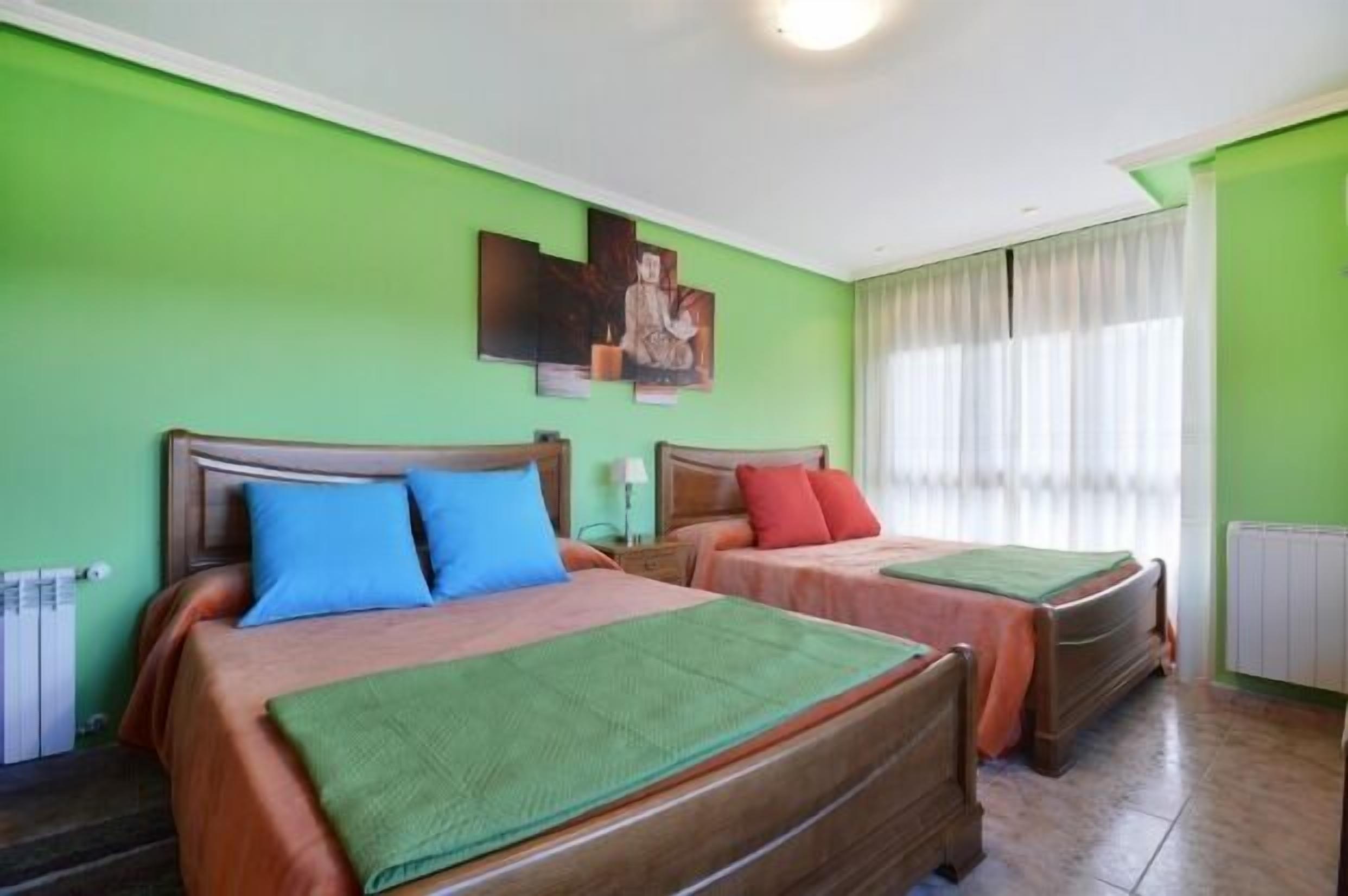 5 多间卧室、办公桌、熨斗/熨衣板、免费 WiFi