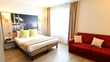 Free WiFi, bed sheets