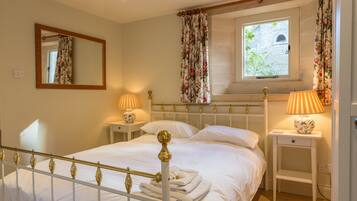 2 bedrooms, iron/ironing board, travel crib, free WiFi