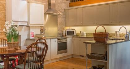 The Granary is in a rural location, perfect for families, couples and pets.