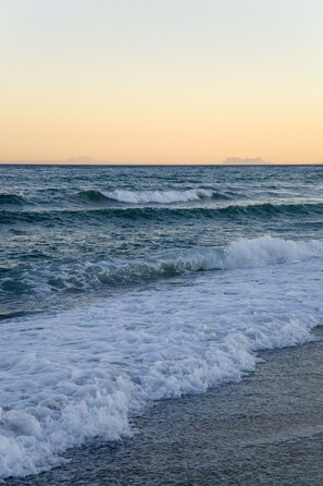 On the beach, sun-loungers, beach towels - 212 Lux-Serv Apart-Estepona, 2-B'room, All Year 28c, 20m Heated Pool. Sea Views (Estepona)
