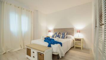 2 bedrooms, iron/ironing board, free WiFi, bed sheets