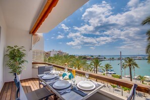 Outdoor dining - Canet Beach apartment with sea views (Alcúdia)