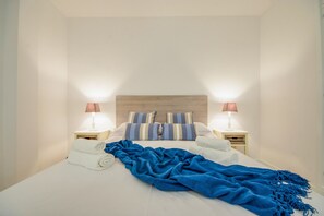 2 dormitorios, tabla de planchar con plancha, wifi gratis y ropa de cama