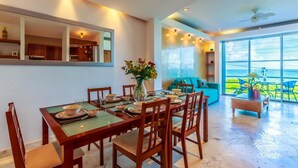 In-room dining - Deep Blue Condos - 102 (Isla Mujeres)