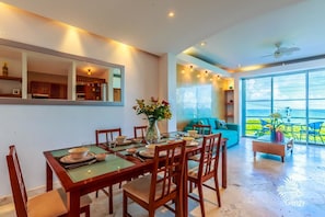 In-room dining - Deep Blue Condos - 102 (Isla Mujeres)
