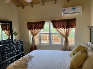 4 bedrooms, desk, iron/ironing board, free WiFi