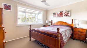 4 chambres, fer et planche à repasser