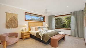 4 bedrooms, desk, iron/ironing board, travel cot