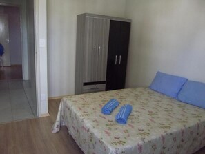 3 dormitorios, tabla de planchar con plancha, wifi gratis y ropa de cama