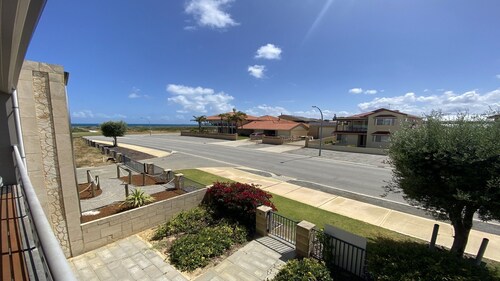 18 On Doust - located within a stunning complex right in the heart of Jurien Bay.