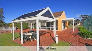 تناول الطعام بالخارج