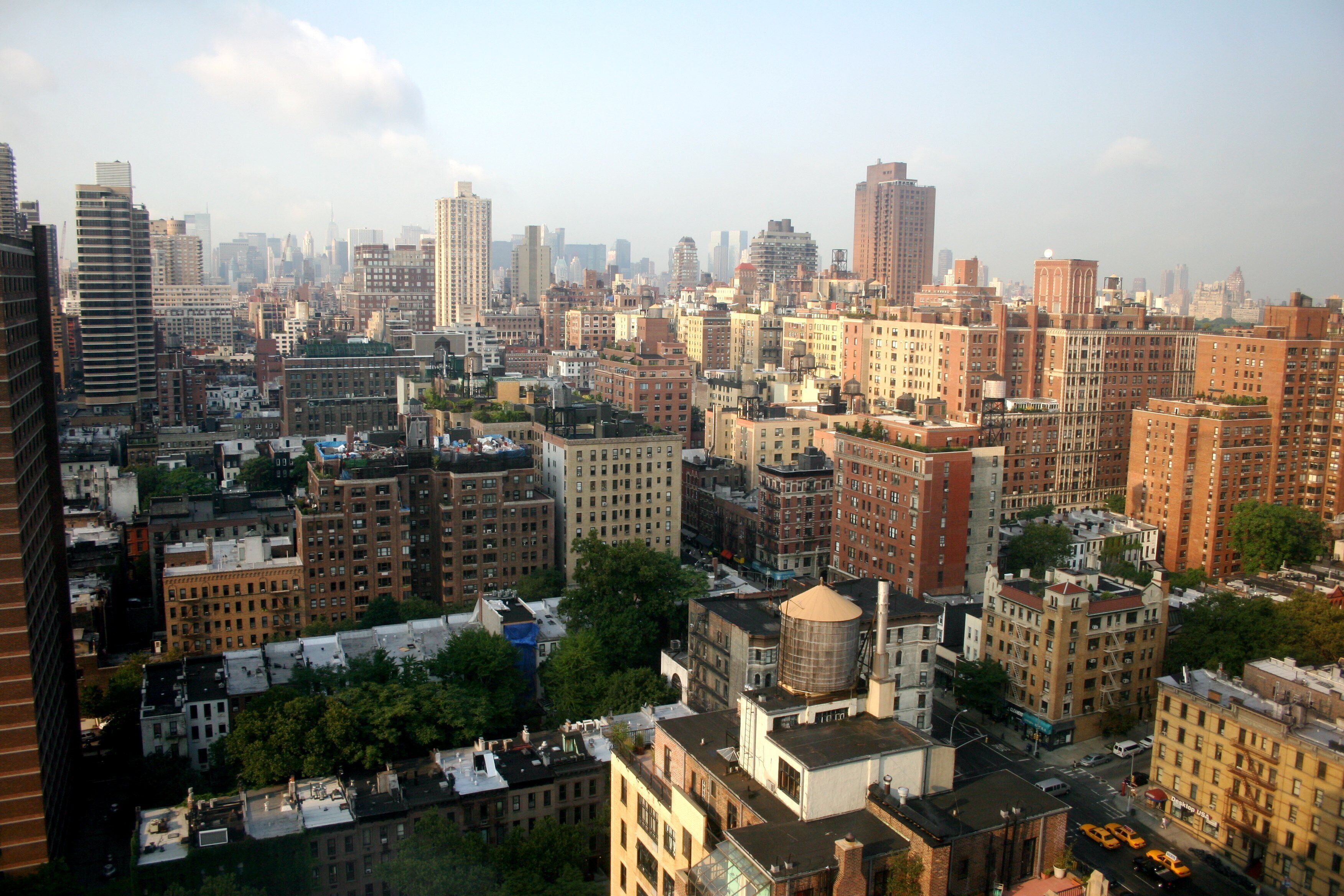 UPPER EAST SIDE STUDIO