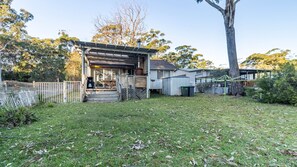 Property grounds - Beach and Bush Getaway (Berrara)
