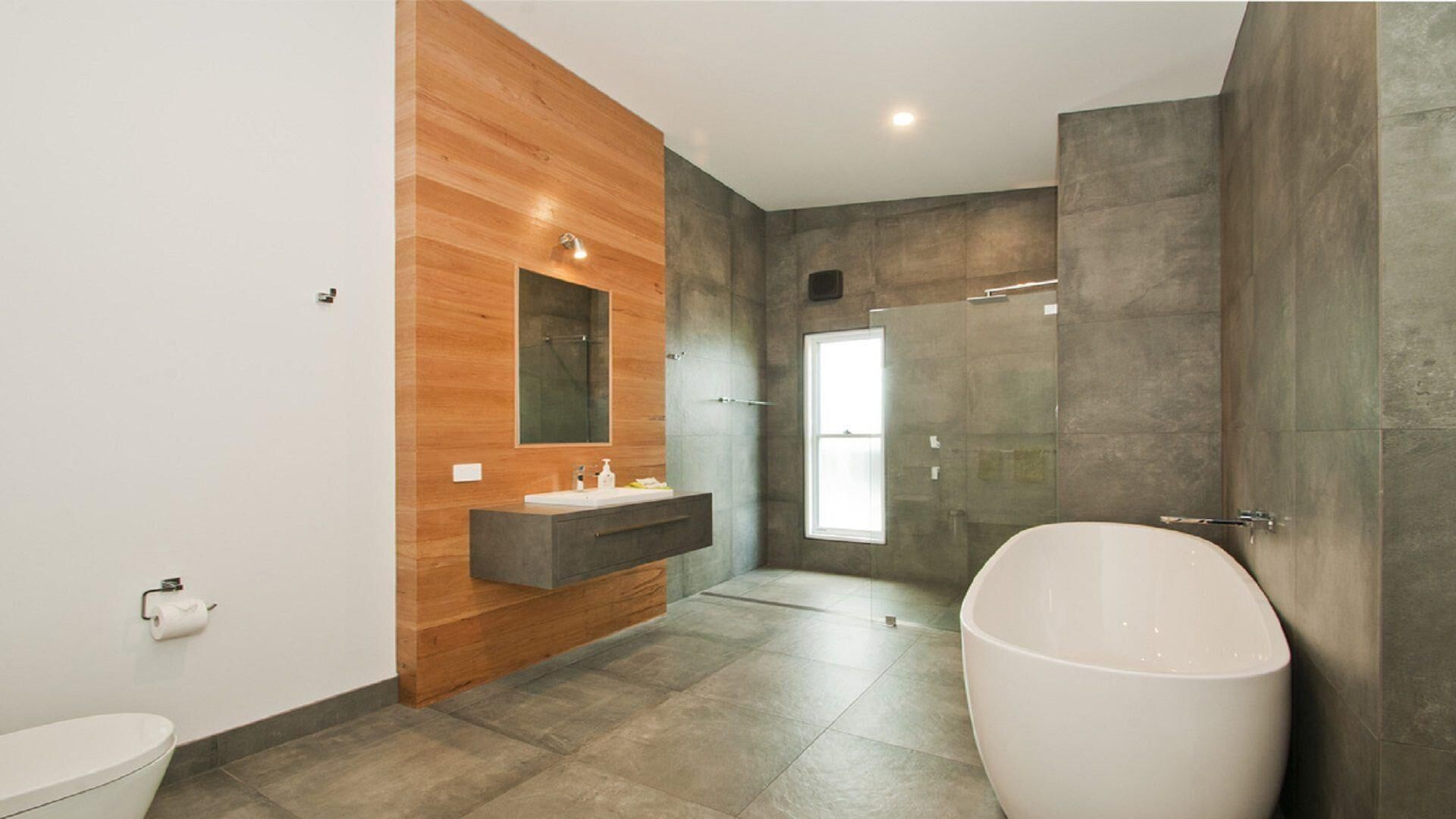 Bathtub, hair dryer, towels
