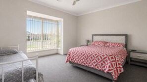 4 bedrooms, free WiFi