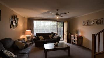 TV, DVD player, books, stereo