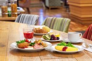 Café da manhã com buffet todos os dias mediante uma taxa