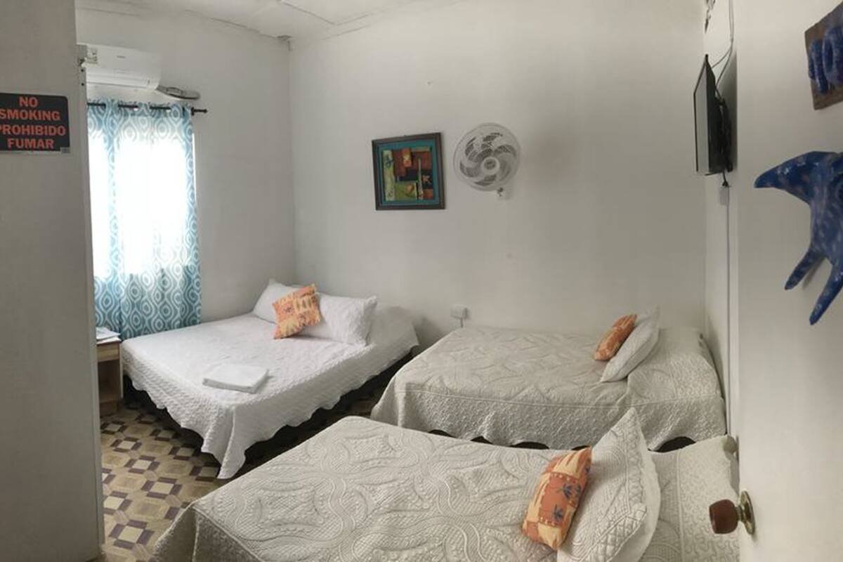 مكواة/لوح كي وواي فاي مجانًا وملاءات أسرّة