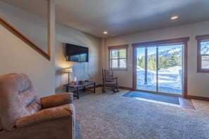 Smart TV, books - Going to the Sun Chalet C (West Glacier)