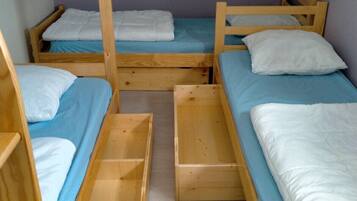 4 Schlafzimmer, Bügeleisen/Bügelbrett, Reisekinderbett, WLAN