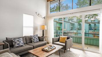 Smart TV, DVD player, foosball, table tennis