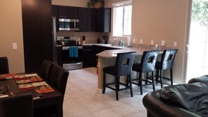 Private kitchen - Country Club 1239, heated pool, 1000 feet from Golfland Sunsplash Amusement Park (Mesa)