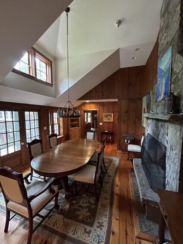 Bromley  Farmhouse close to skiing and hikes