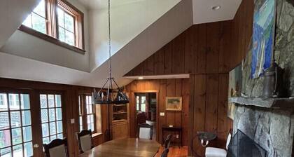 Bromley Farmhouse close to skiing and hikes