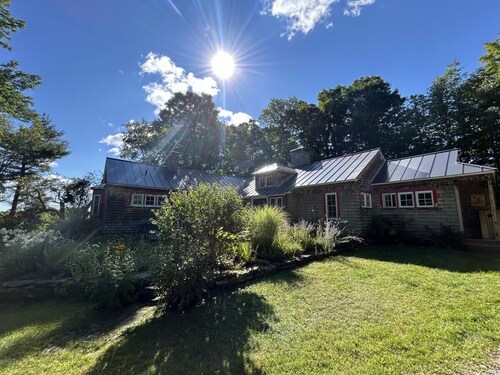Bromley  Farmhouse close to skiing and hikes