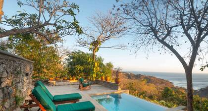 Casa Tranquila- 4bdrm, private pool, fibre optic and ocean views in the jungle
