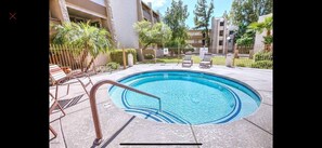 A heated pool - Best Pool in the Area!- Walk to Everything Old Town! -2 Private Master Suites (Scottsdale)