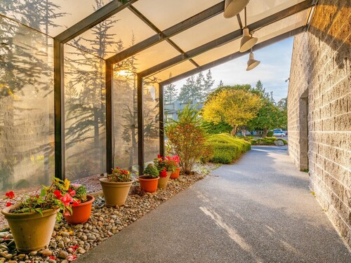 JL 305: Peaceful yet centrally located 2 bedroom, in the heart of Birch Bay.