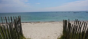 Maison bois au calme  Spa toute l'année Terrasse piscine. Proche des plages .
