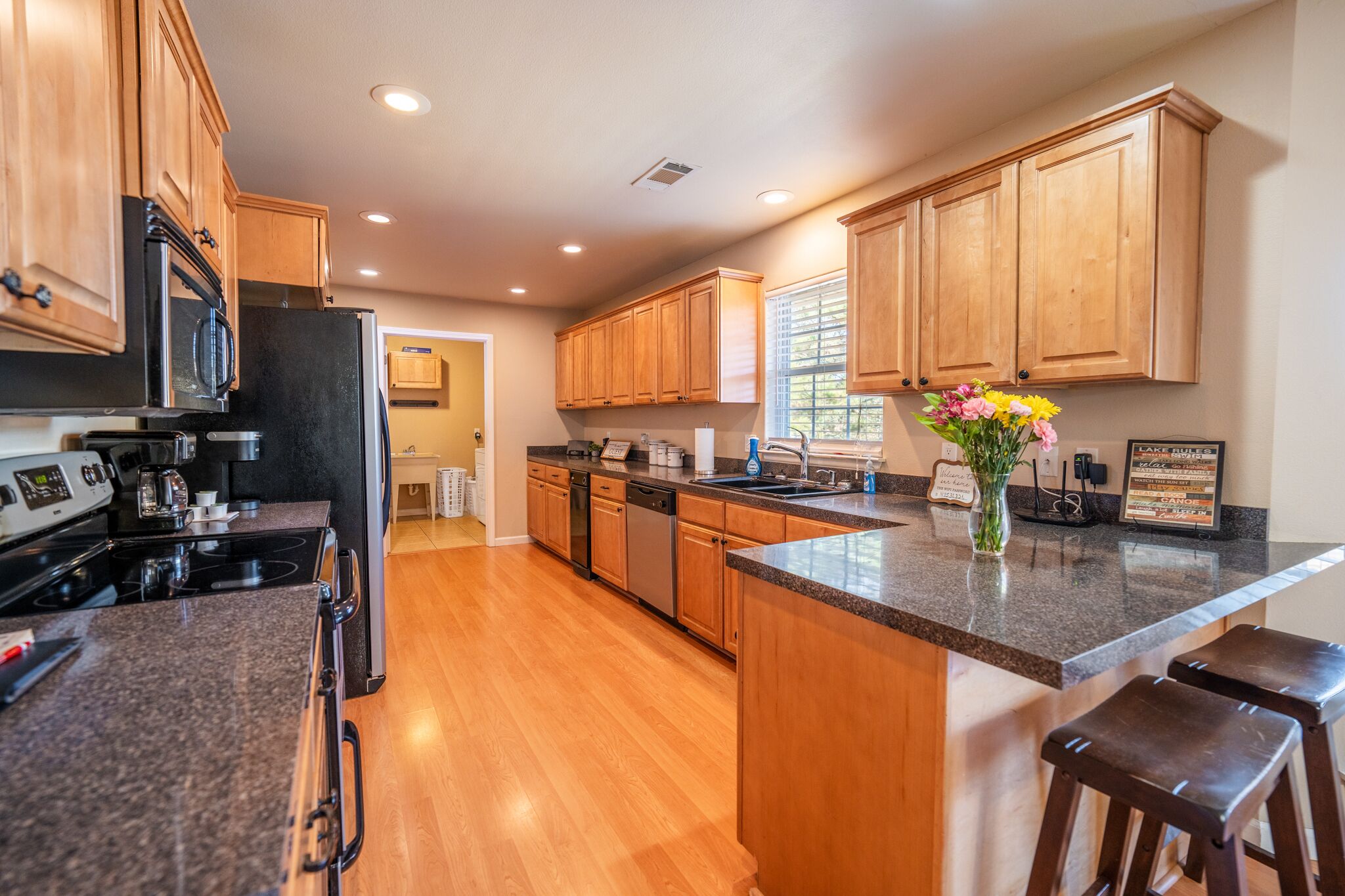 冰箱、微波炉、烤箱、炉灶