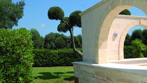 Property grounds - Casa Nidolino - your holiday home in Puglia, Italy (San Vito dei Normanni)