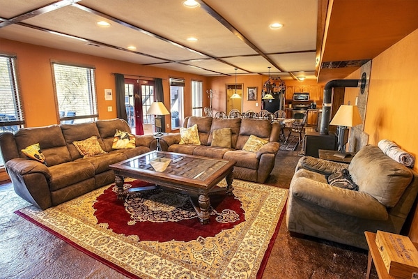 Smart TV, fireplace, DVD player, books