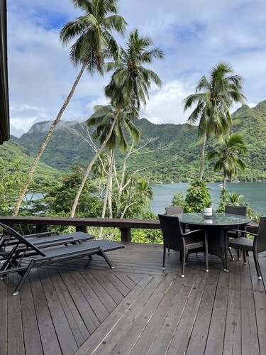 Beautiful Private Home with Stunning Views of Opunohu Bay
