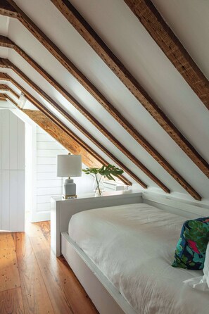 9 camere, una scrivania, ferro/asse da stiro, culla da viaggio