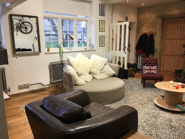 Televisión, videojuegos, reproductor de DVD y libros 