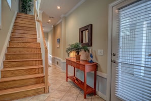 Interior - Family Tides Ocean View Condo W/ Elevator 1 Block To The Beach. (Carolina Beach)