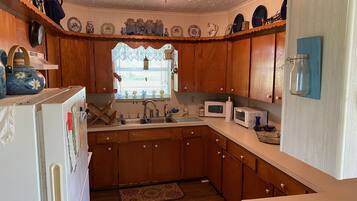 冰箱、微波炉、烤箱、炉灶