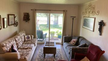 TV, DVD player, books