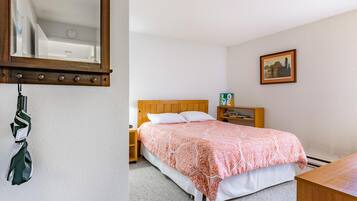 2 chambres, fer et planche à repasser, Wi-Fi gratuit, draps fournis