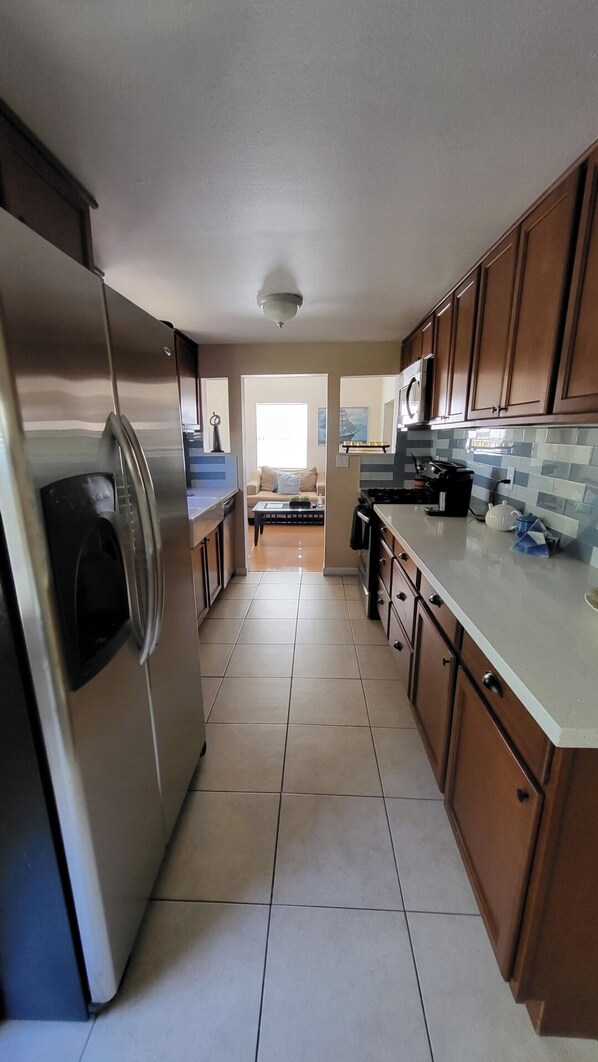 Fridge, microwave, oven, stovetop - U2 - Private 2BR Walkup APT in DT PHX w/ pkg (Phoenix)