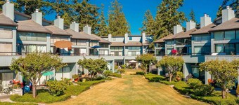 JL 609: 1 Bedroom Condo, walking distance to restaurants!