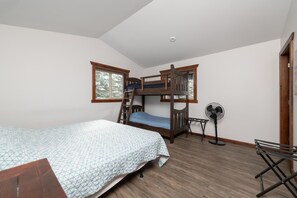 3 bedrooms, WiFi, bed sheets