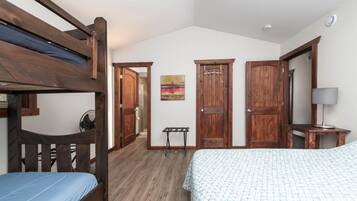 3 bedrooms, WiFi, bed sheets