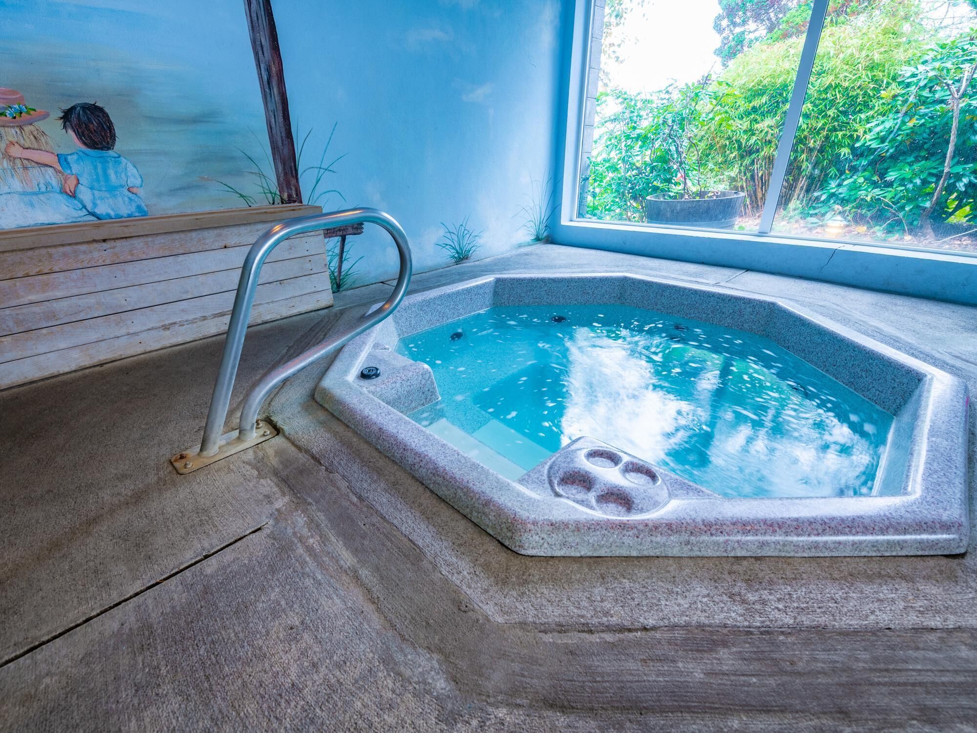 Una piscina techada, una piscina climatizada