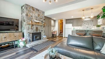 Smart TV, fireplace, DVD player